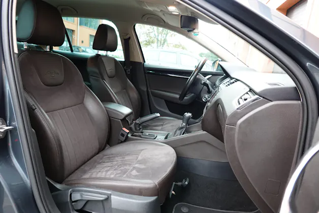 SKODA Octavia Combi 2.0 TDI 4x4 "* CH Auto * Capteurs avant/arrière * Tempomat Adaptatif * Clim Auto * Crochet attelage *"