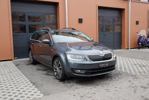 SKODA Octavia Combi 2.0 TDI 4x4 "* CH Auto * Capteurs avant/arrière * Tempomat Adaptatif * Clim Auto * Crochet attelage *"