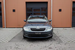 SKODA Octavia Combi 2.0 TDI 4x4 "* CH Auto * Capteurs avant/arrière * Tempomat Adaptatif * Clim Auto * Crochet attelage *"