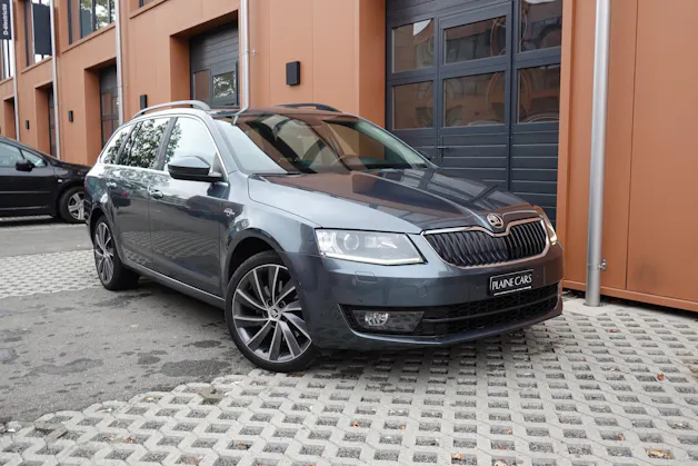 SKODA Octavia Combi 2.0 TDI 4x4 "* CH Auto * Capteurs avant/arrière * Tempomat Adaptatif * Clim Auto * Crochet attelage *"