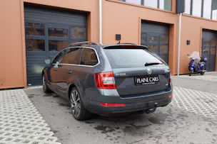 SKODA Octavia Combi 2.0 TDI 4x4 "* CH Auto * Capteurs avant/arrière * Tempomat Adaptatif * Clim Auto * Crochet attelage *"