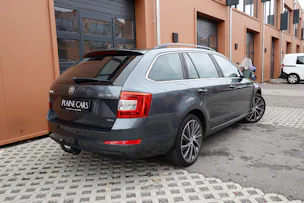 SKODA Octavia Combi 2.0 TDI 4x4 "* CH Auto * Capteurs avant/arrière * Tempomat Adaptatif * Clim Auto * Crochet attelage *"