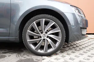 SKODA Octavia Combi 2.0 TDI 4x4 "* CH Auto * Capteurs avant/arrière * Tempomat Adaptatif * Clim Auto * Crochet attelage *"