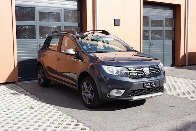 DACIA Sandero Tce 90 Stepway - "CH Auto * Tempomat * Camera de recul * GPS * 8 Roues"