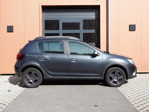 DACIA Sandero Tce 90 Stepway - "CH Auto * Tempomat * Camera de recul * GPS * 8 Roues"