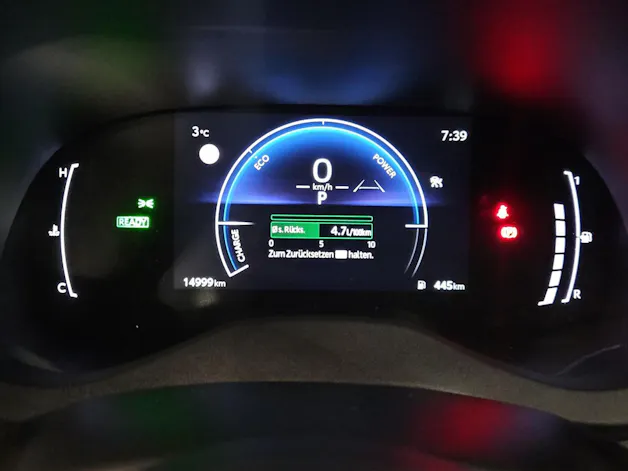Toyota Yaris 1.5 VVT-i HSD Trend