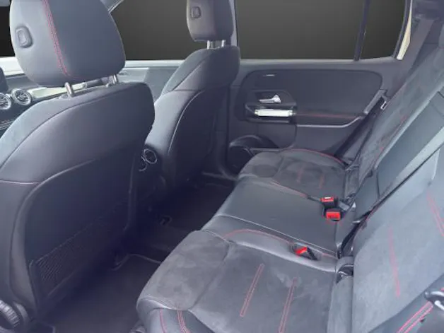 MERCEDES-BENZ EQB 300 4Matic AMG Line
