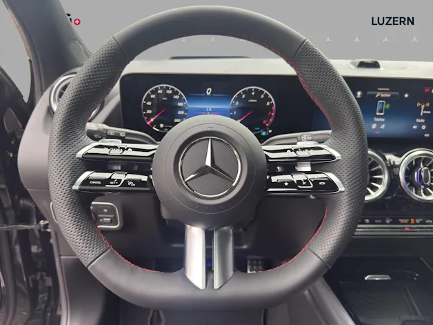 MERCEDES-BENZ GLA 200 Night Star 7G-DCT