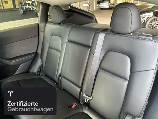 Tesla Model Y Rear-Wheel Drive
