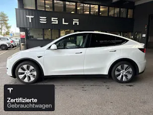 Tesla Model Y Rear-Wheel Drive
