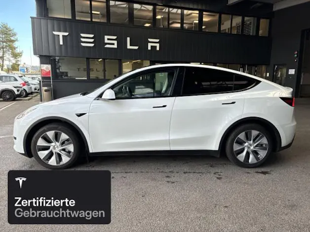 Tesla Model Y Rear-Wheel Drive
