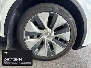 Tesla Model Y Rear-Wheel Drive