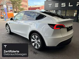 Tesla Model Y Rear-Wheel Drive