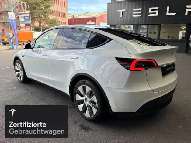 Tesla Model Y Rear-Wheel Drive