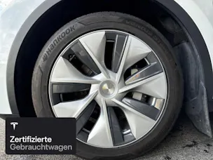 Tesla Model Y Rear-Wheel Drive