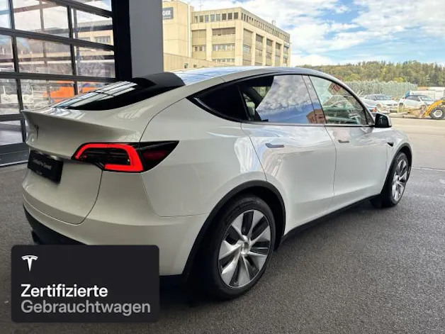 Tesla Model Y Rear-Wheel Drive