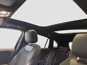 MERCEDES-BENZ GLA 200 AMG Line 4MATIC