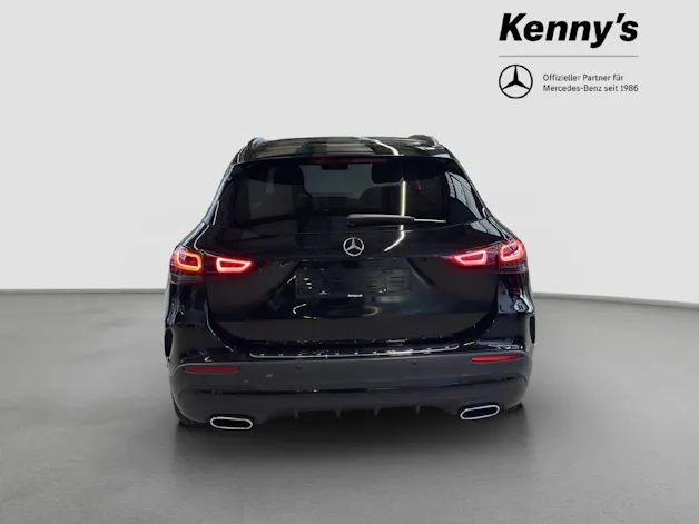 MERCEDES-BENZ GLA 200 AMG Line 4MATIC