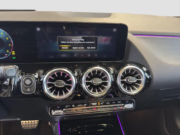 MERCEDES-BENZ GLA 200 AMG Line 4MATIC