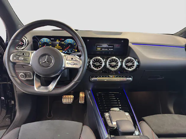 MERCEDES-BENZ GLA 200 AMG Line 4MATIC