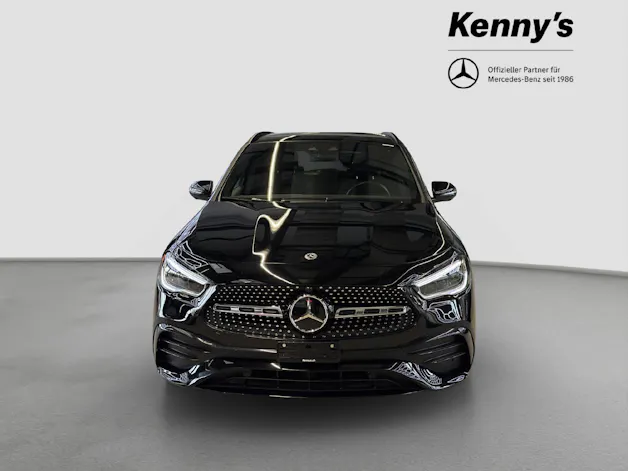 MERCEDES-BENZ GLA 200 AMG Line 4MATIC