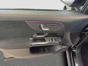 MERCEDES-BENZ GLA 200 AMG Line 4MATIC