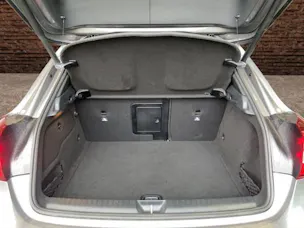 MERCEDES-BENZ GLA 250 AMG Line 4Matic