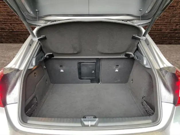 MERCEDES-BENZ GLA 250 AMG Line 4Matic