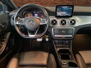 MERCEDES-BENZ GLA 250 AMG Line 4Matic