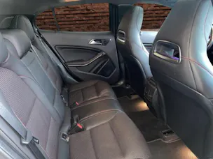 MERCEDES-BENZ GLA 250 AMG Line 4Matic