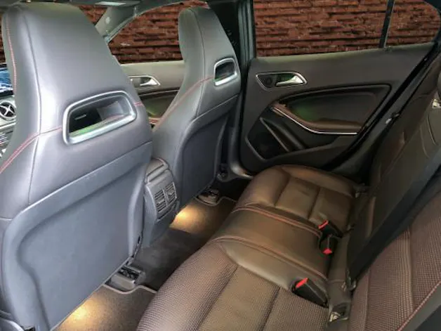 MERCEDES-BENZ GLA 250 AMG Line 4Matic