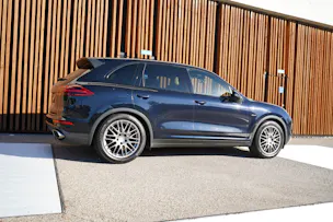 PORSCHE CAYENNE DIESEL l 262 PS