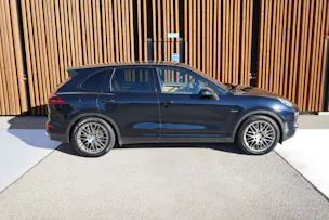 PORSCHE CAYENNE DIESEL l 262 PS