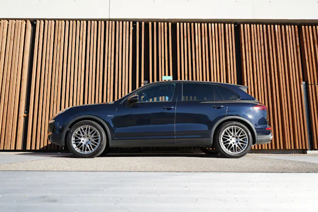 PORSCHE CAYENNE DIESEL l 262 PS