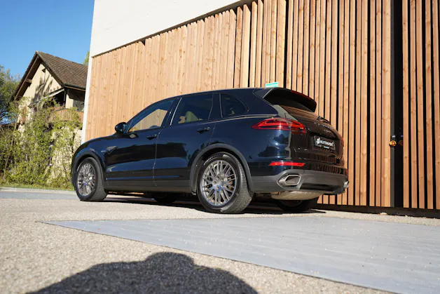 PORSCHE CAYENNE DIESEL l 262 PS
