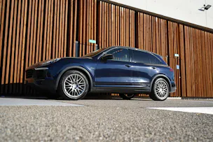 PORSCHE CAYENNE DIESEL l 262 PS