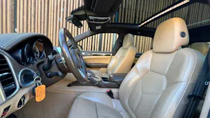 PORSCHE CAYENNE DIESEL l 262 PS
