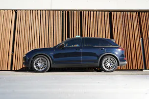 PORSCHE CAYENNE DIESEL l 262 PS