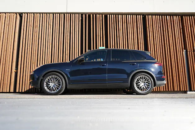 PORSCHE CAYENNE DIESEL l 262 PS