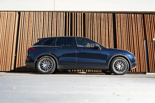 PORSCHE CAYENNE DIESEL l 262 PS