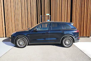 PORSCHE CAYENNE DIESEL l 262 PS