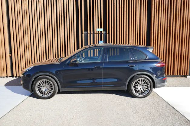 PORSCHE CAYENNE DIESEL l 262 PS