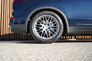 PORSCHE CAYENNE DIESEL l 262 PS