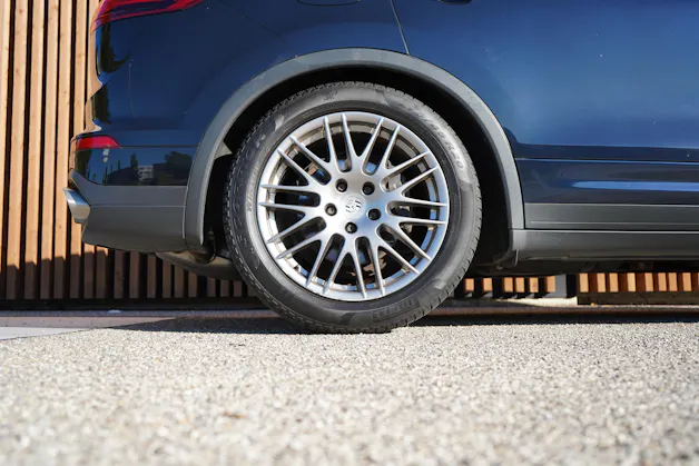 PORSCHE CAYENNE DIESEL l 262 PS