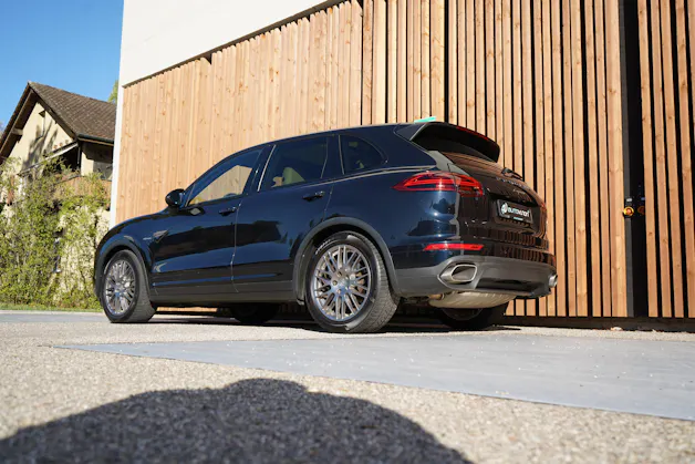 PORSCHE CAYENNE DIESEL l 262 PS