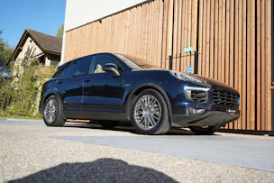 PORSCHE CAYENNE DIESEL l 262 PS