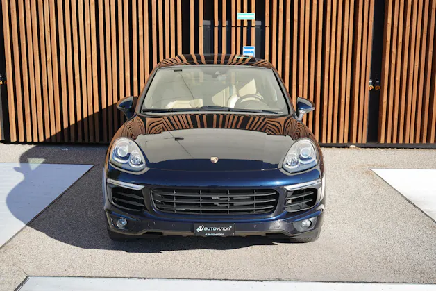 PORSCHE CAYENNE DIESEL l 262 PS