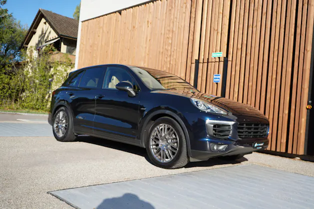 PORSCHE CAYENNE DIESEL l 262 PS