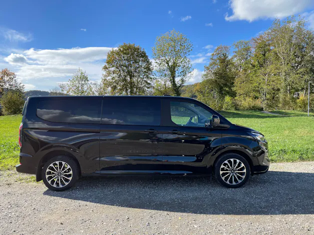 FORD Tourneo Bus 320 L2H1 Titanium Automat 4x4