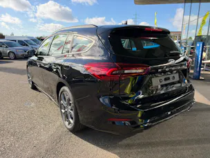 FORD Focus 1.0 MHEV ST-Line Automat
